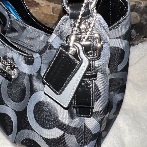 Coach NWT Signature Maggie Shoulder Bag w/matching Wallet - Picture 10 of 16